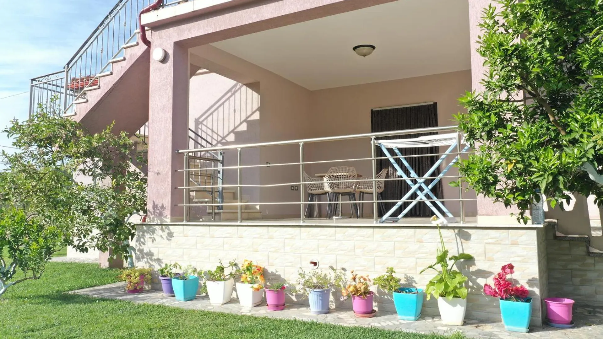 Villa Nano Berat 0*,  Albania